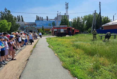 Юные омичи узнали, как вызвать пожарных и обращаться с огнем